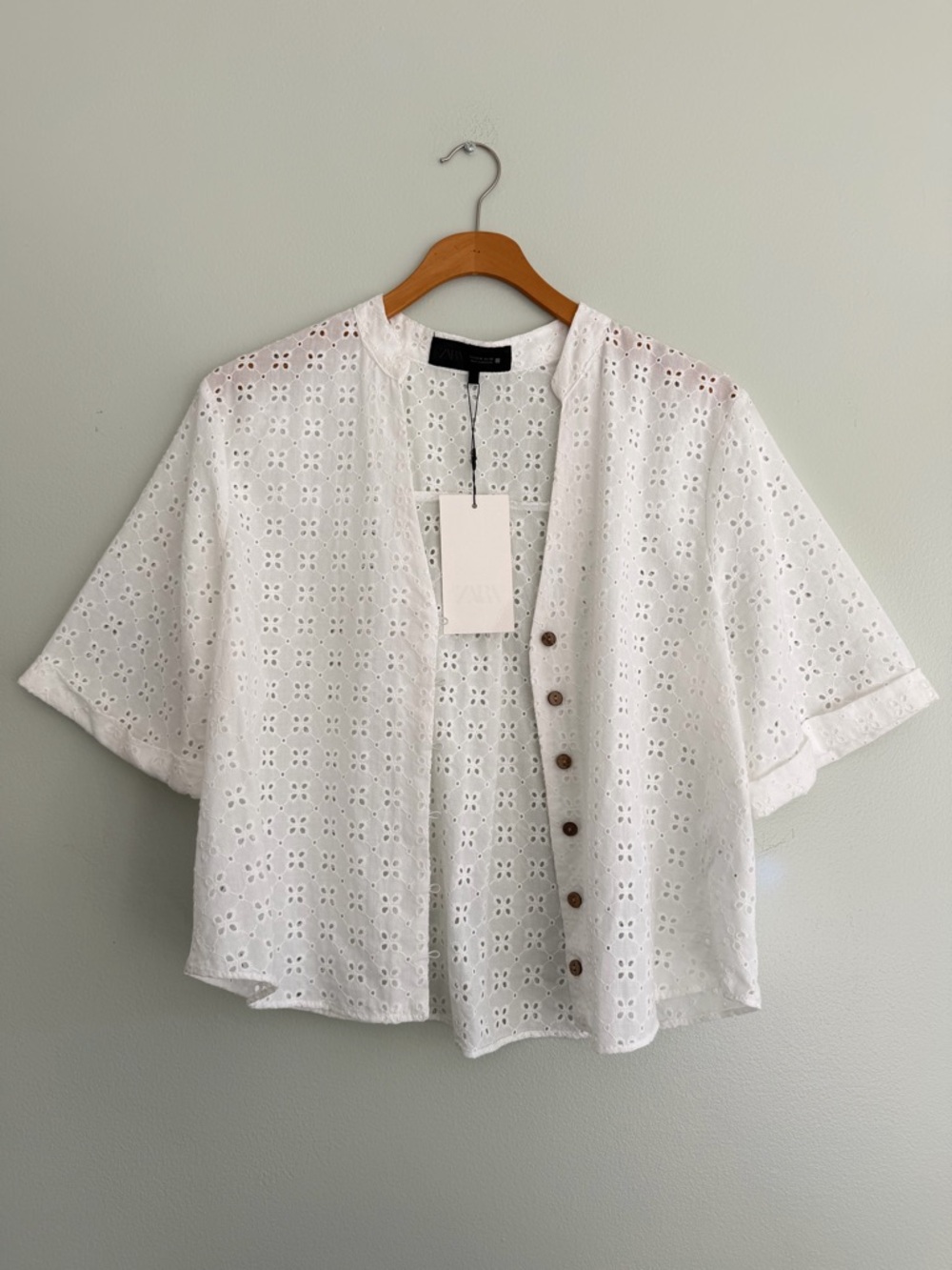 NWT Zara Short Sleeve White Eyelet Embroidered Button Down Shirt Size M - Picture 2 of 12